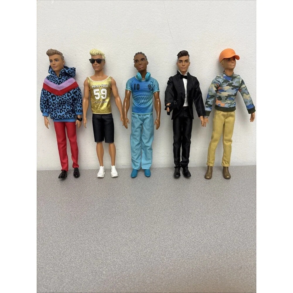 Mattel Barbie Ken Fashionistas Lot of 5 Dolls With Outfits, Shoes, Accessories